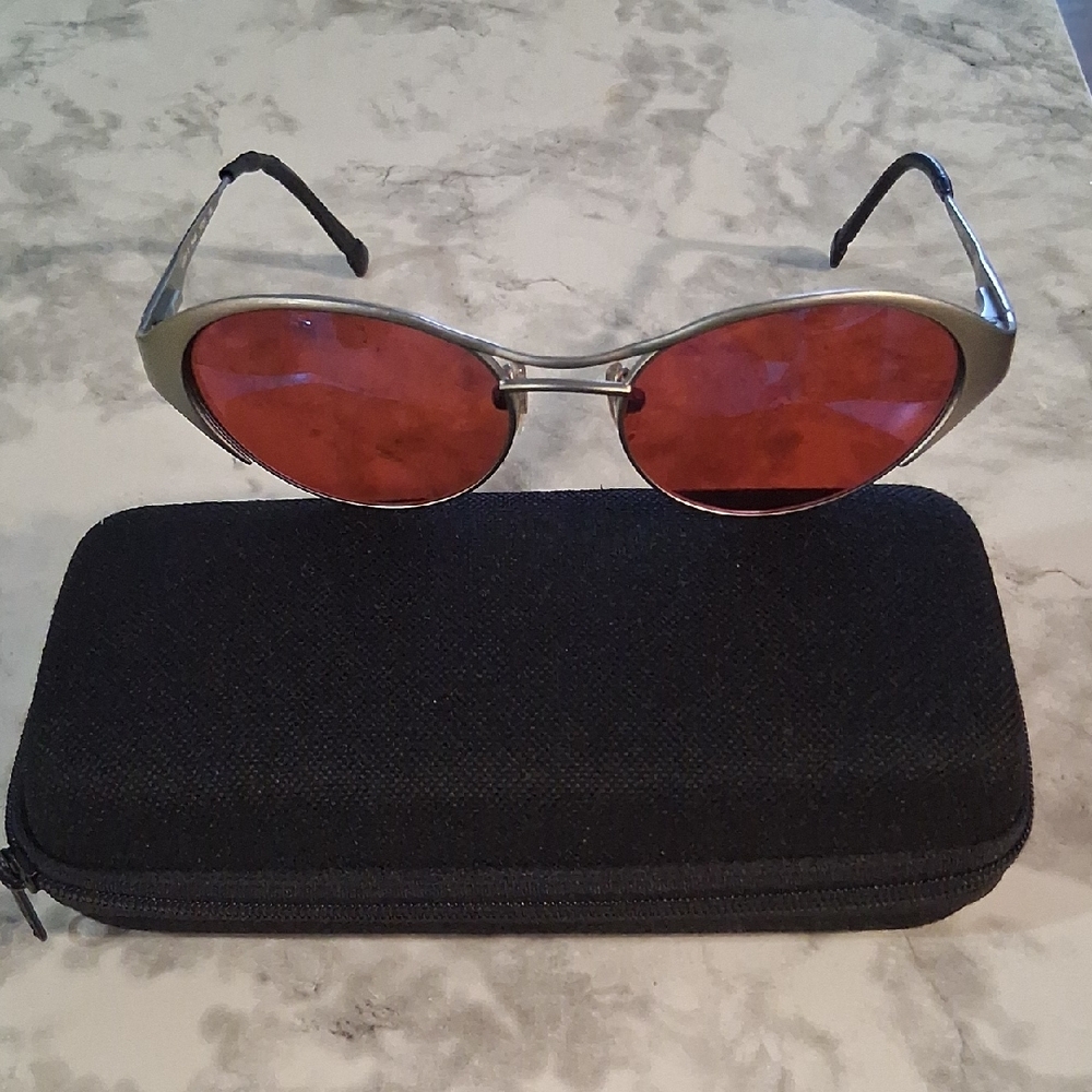 Nikon Red Lens Glasses